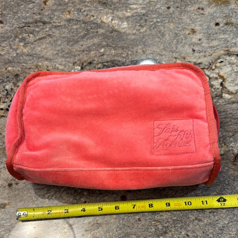 Saks Fifth Avenue Coral Ladies Accessory Bag. Minimally used.